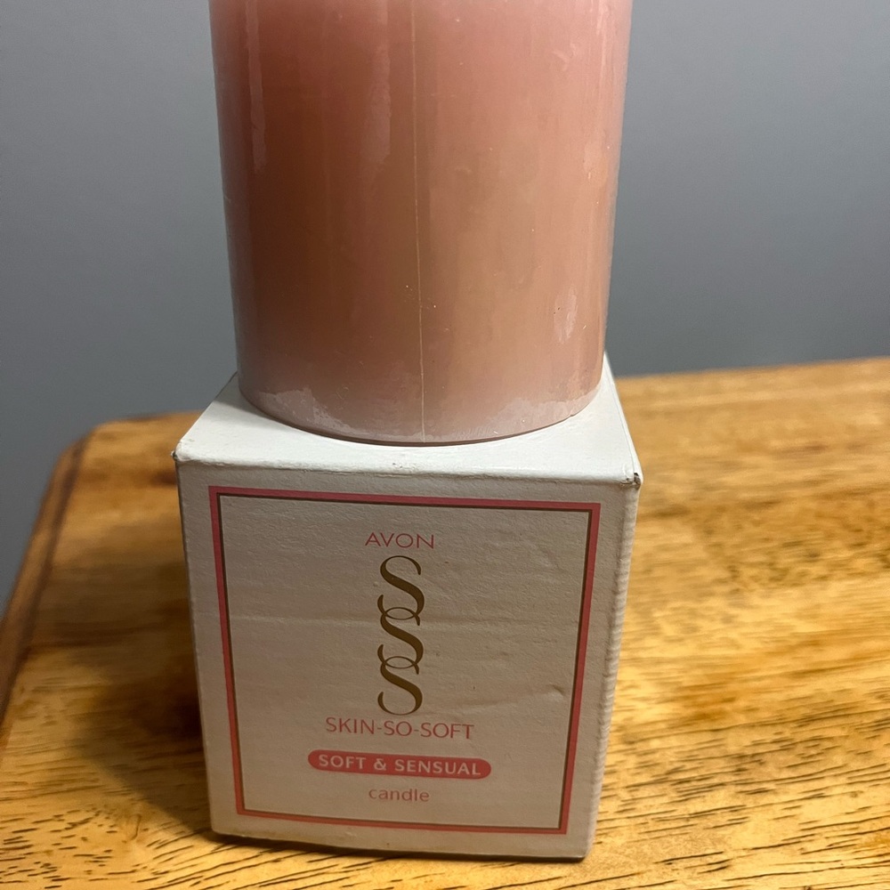 Avon Skin-So-Soft Soft & Sensual Pink Pillar Candle Floral Scent NEW IN BOX